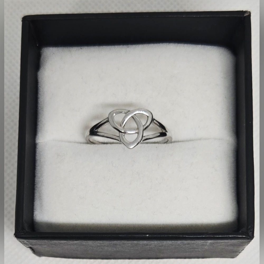 925 Sterling Silver Celtic Trinity Knot Infinity Ring Size 9